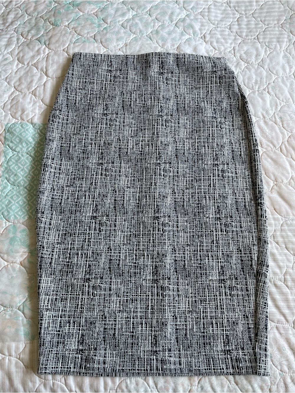 Express Black & White Textured Pencil Skirt